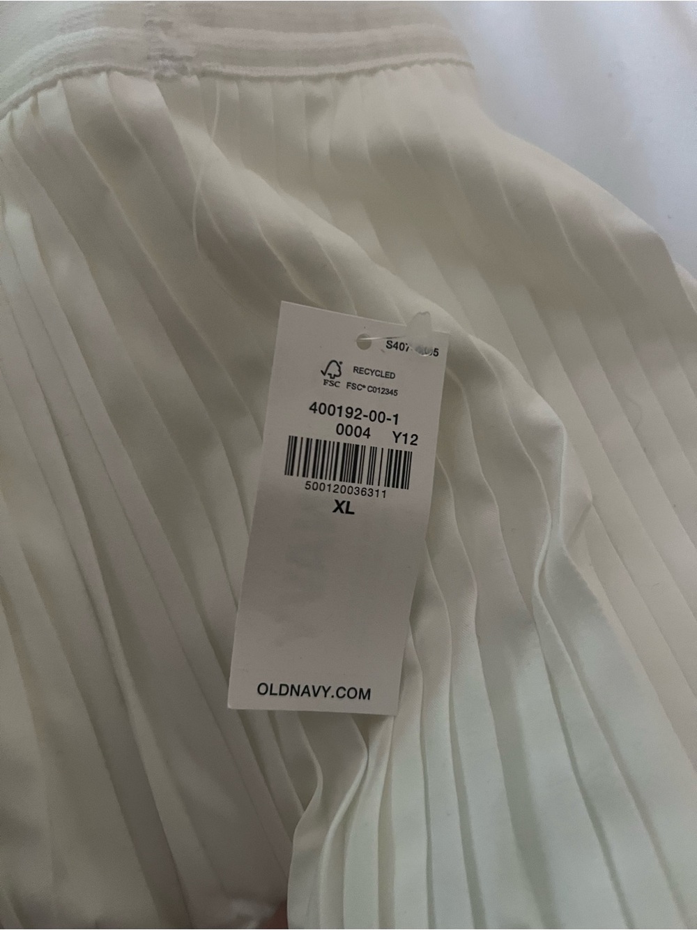 Old Navy White Pleated Midi skort